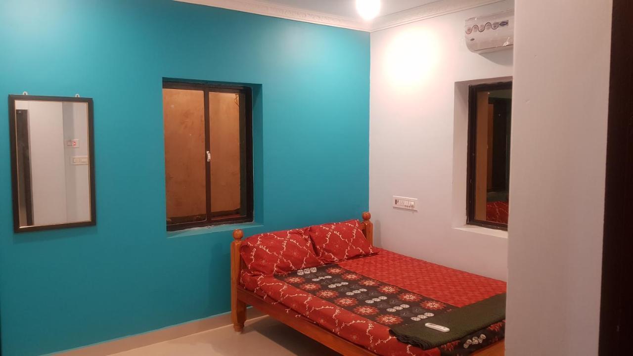 Jms Guest House Tirunallar Extérieur photo